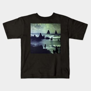 Reynisfjara Beach in Van Gogh's style Kids T-Shirt